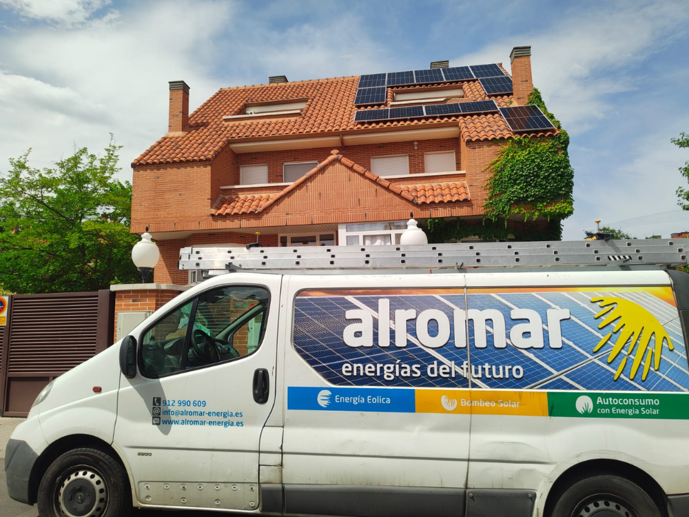 Si eres propietario de un chalet en Madrid, estas obras pueden ahorrarte hasta un 60% de deducción en tu Renta 2 Vivienda con instalacion fotovoltaica. Deduccion IRPF por obra de mejora Alromar Energia
